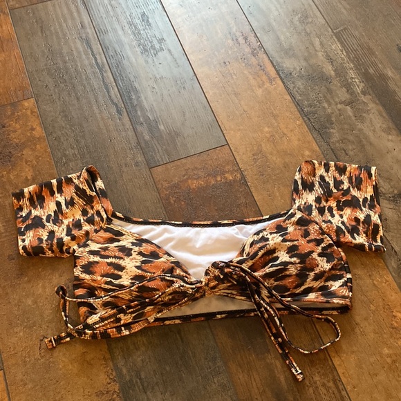 Medium cheetah bikini with removal padding - Picture 4 of 7